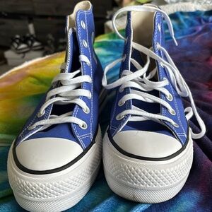 Converse Platform sneakers only worn once!